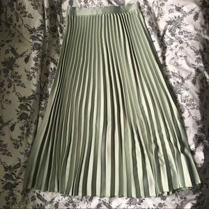H&M Light Green Pleated Midi Skirt